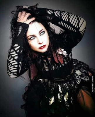 Keywords: amy lee,amy photos,amy pic,evanescence,evanescence pics,photoshoot