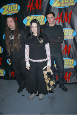 Click to view full size image
==============
Keywords: amy lee,evanescence,jingle ball,jingle ball 2006,hm artist gift lounge,gift lounge,2006 Keywords: amy lee,evanescence,jingle ball,jingle ball 2006,hm artist gift lounge,gift lounge,2006