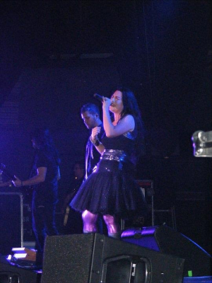 Keywords: amy lee,amy photos,amy pic,evanescence,evanescence pics,concert