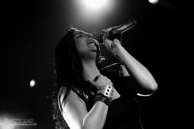 Keywords: amy lee,amy photos,amy pic,evanescence,evanescence pics,concert