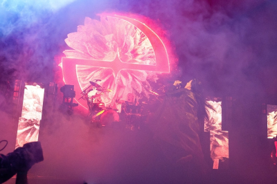 Click to view full size image
==============
Keywords: London,Canada,Life Place,amy lee,amy photos,concert,evanescence,evanescence pics,live Keywords: London,Canada,Life Place,amy lee,amy photos,concert,evanescence,evanescence pics,live