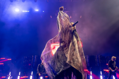 Click to view full size image
==============
Keywords: London,Canada,Life Place,amy lee,amy photos,concert,evanescence,evanescence pics,live Keywords: London,Canada,Life Place,amy lee,amy photos,concert,evanescence,evanescence pics,live
