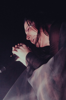 Click to view full size image
==============
Keywords: London,Canada,Life Place,amy lee,amy photos,concert,evanescence,evanescence pics,live Keywords: London,Canada,Life Place,amy lee,amy photos,concert,evanescence,evanescence pics,live