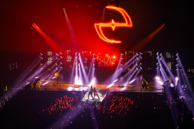 Click to view full size image
==============
Keywords: amy lee,evanescence,amy photos,concert Keywords: amy lee,evanescence,amy photos,concert