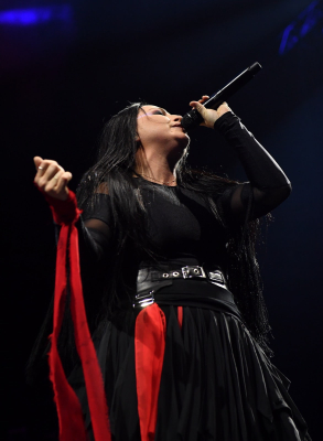 Keywords: rogers place,amy lee,amy photos,amy pic,evanescence,evanescence pics,shows,live,tour
