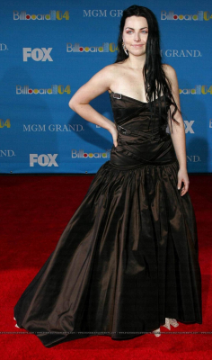 Keywords: amy lee,amy photos,gallery,live,awards,evanescence