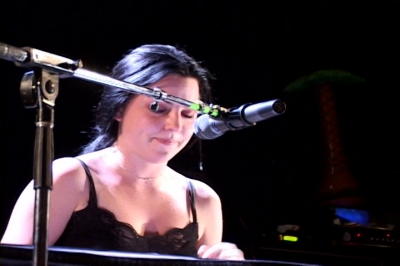 Click to view full size image
==============
amyleefans84931.png amyleefans84931.png