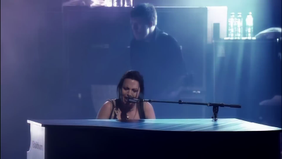 Click to view full size image
==============
amyleefans17401.png amyleefans17401.png