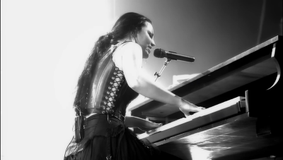 Click to view full size image
==============
amyleefans21301.png amyleefans21301.png