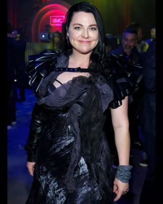 Click to view full size image
==============
Keywords: AMC,amy lee,amy photos,amy pic,evanescence Keywords: AMC,amy lee,amy photos,amy pic,evanescence