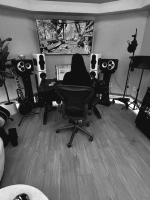 Click to view full size image
==============
Another look inside the studio Amy is back at work, and the new era is coming together piece by piece.
Keywords: amy lee,evanescence,New Album Another look inside the studio Amy is back at work, and the new era is coming together piece by piece.
Keywords: amy lee,evanescence,New Album