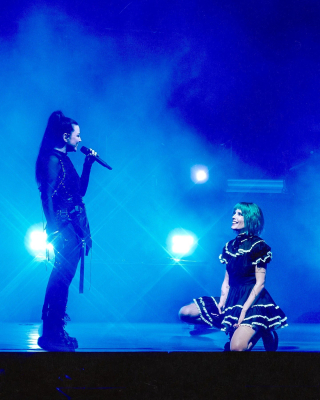 Click to view full size image
==============
Keywords: amy lee,amy photos,evanescence,evanescence pics,halsey Keywords: amy lee,amy photos,evanescence,evanescence pics,halsey