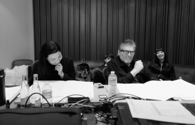 Dave Eggar has confirmed he recorded string sections for the upcoming Evanescence album
Keywords: evanescence,Ev5,Dave Egga,Susie Benc